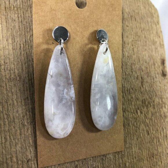 Chalcedony Agate Tear Drop Earrings - Picture 3 of 5